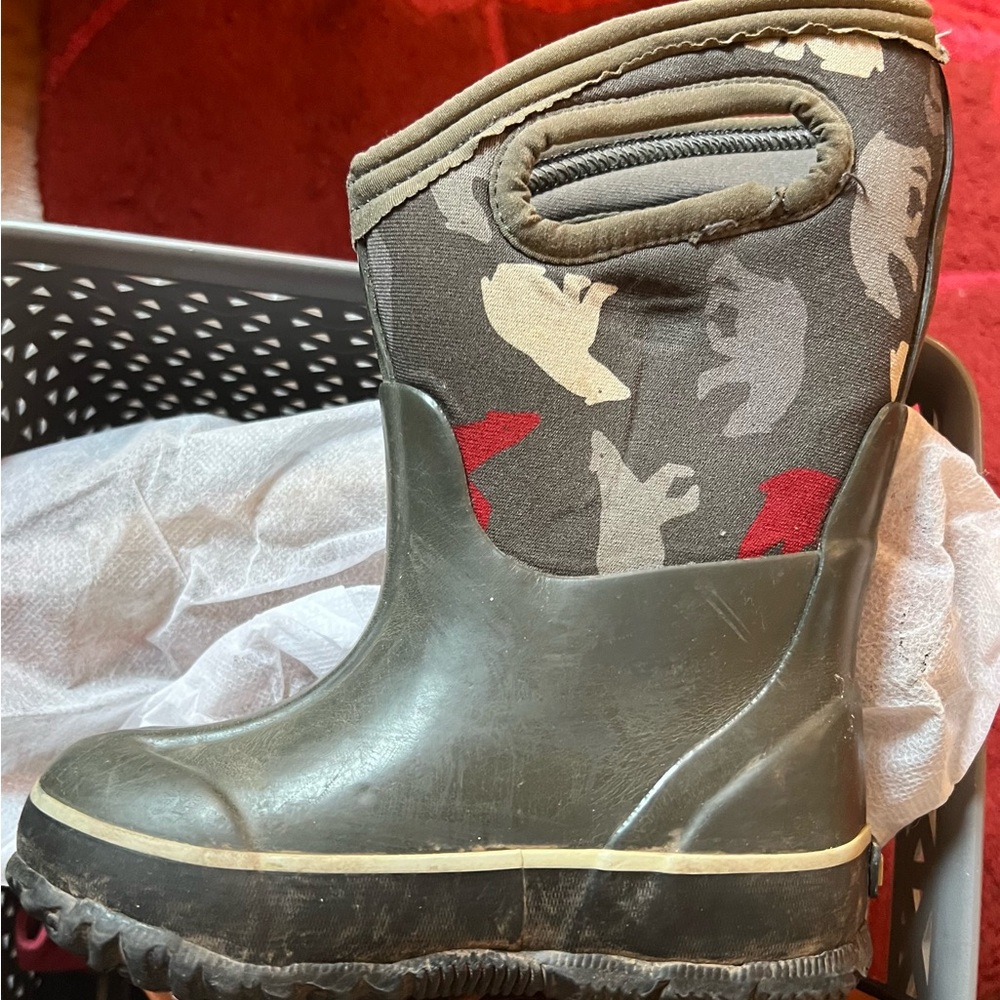 Bogs size 8 boots